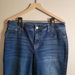 Maurices stretch denim, L Reg, Med/light wash